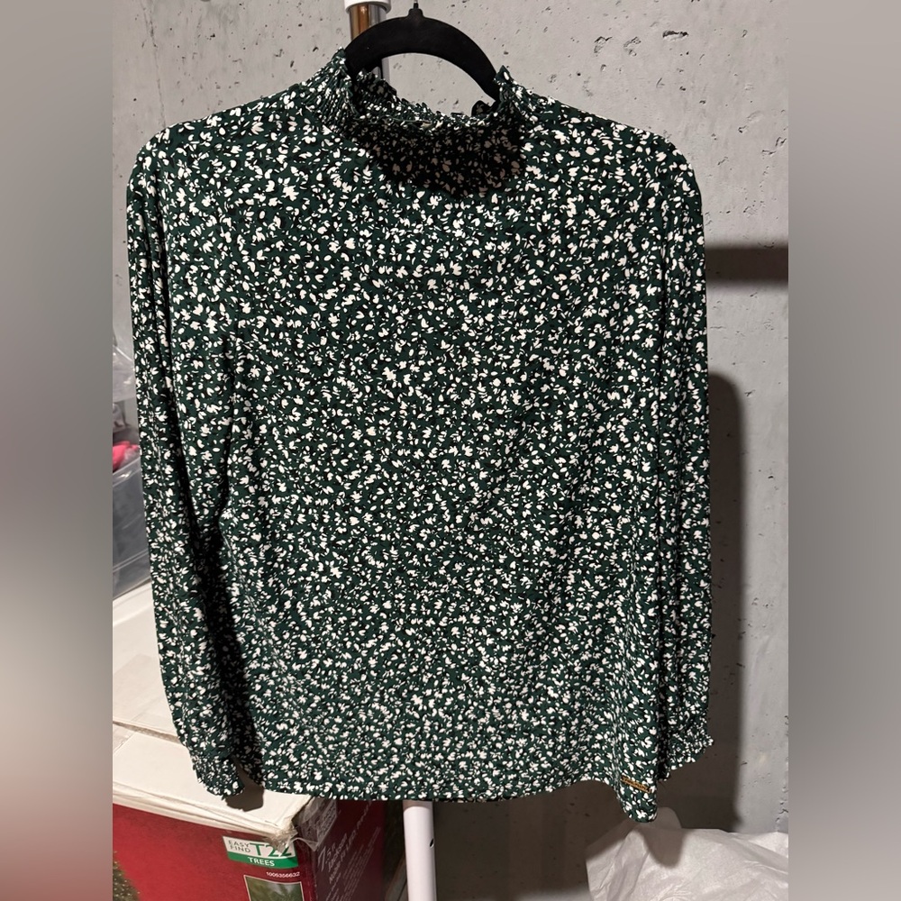 Ann Klein Floral Green and White Women's long sleeve Top